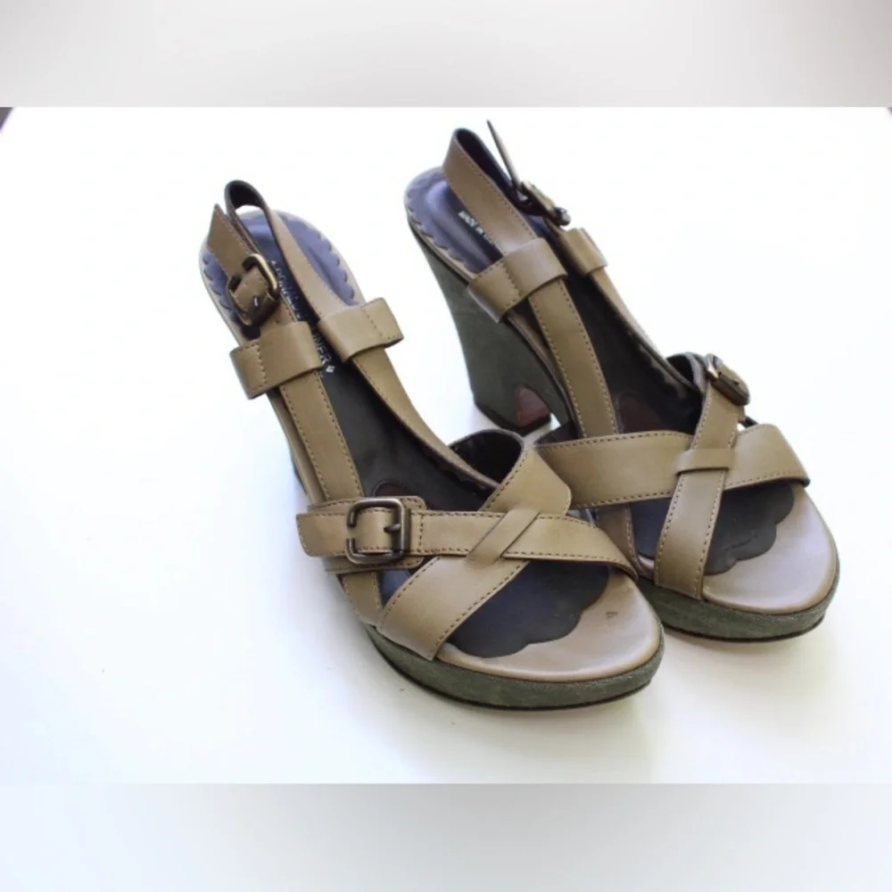 Donald J. Pliner platform sandals